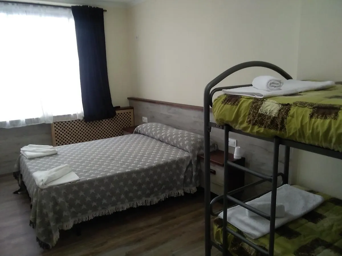 Pension Fonda Suiza Reus 3*,  Spanje