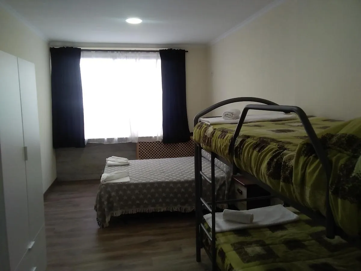 Pension Fonda Suiza Reus 3*,